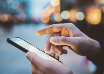 Azərbaycana telefon gətirənlərin NƏZƏRİNƏ – 1 ədəddən artıq…