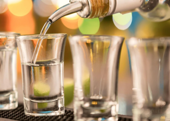 Məktəbli spirtli içkidən dünyasını dəyişib