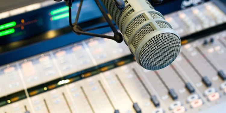 Azərbaycan yeni radio fəaliyyətə başladı