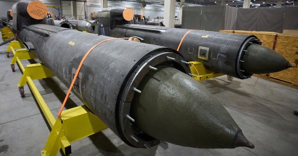 Kiyevin qanadlı raketlər istehsal etməyə pulu yoxdur - The Wall Street Journal