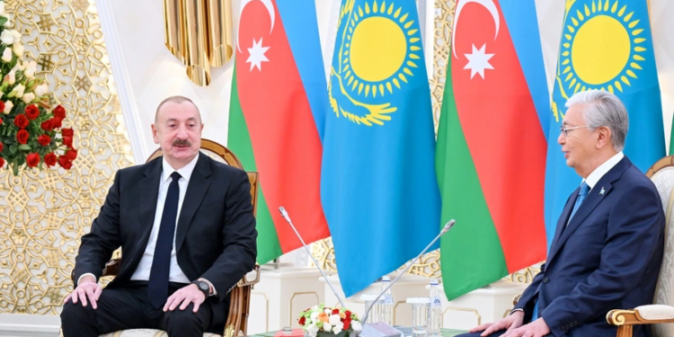 İlham Əliyevin Tokayev ilə təkbətək görüşü olub - FOTOLAR