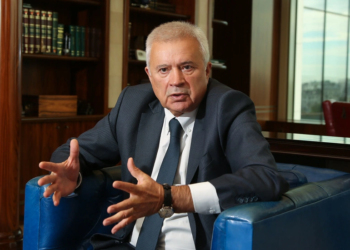 Vahid Ələkbərov ilin əvvəlindən 147 milyon dollar zərər edib