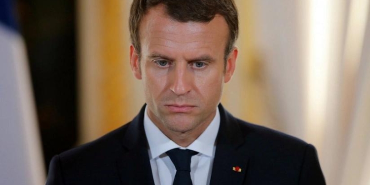 Makron Fransadakı siyasi böhrana görə müxalifəti günahlandırır