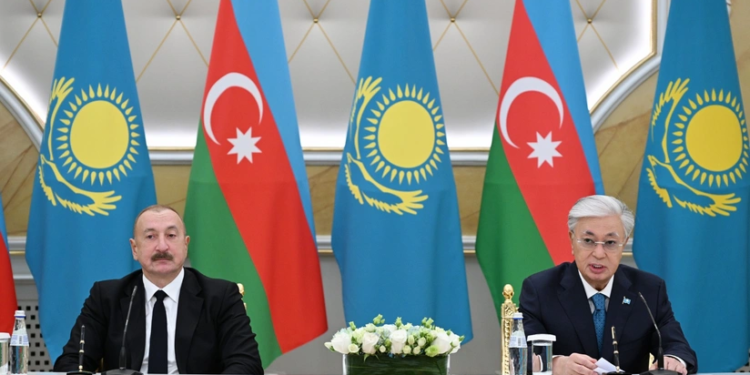 Prezidentlər "Alem.ai" Beynəlxalq Süni İntellekt Mərkəzində olublar