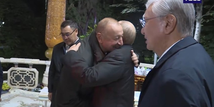 Düşənbədə İlham Əliyevlə Putinin səmimi - Görüntüləri