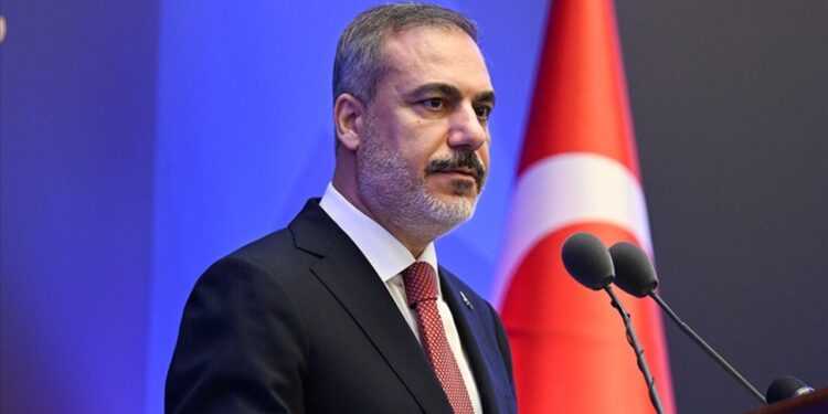 Hakan Fidandan Türk dövlətlərinə ÇAĞIRIŞ