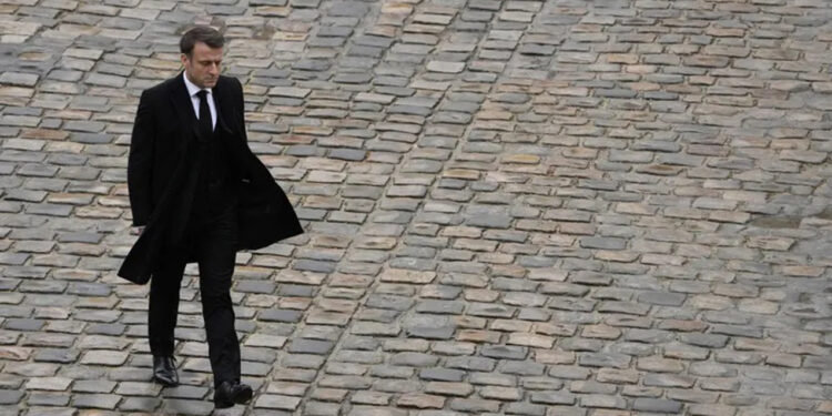 Baş nazirin istefasından sonra belə görüntüləndi - VİDEO