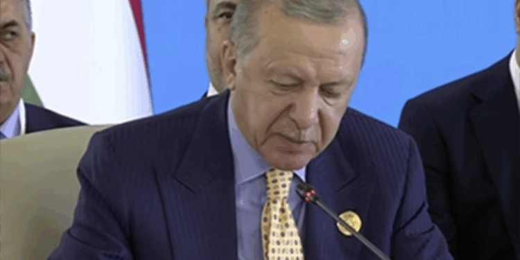 Qəbələdə ortaq türk əlifbasının nüsxəsini təqdim etdi - VİDEO