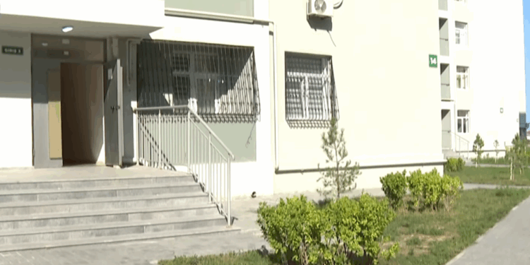 Nənəsi ona çatanadək eyvana çıxaraq yıxılıb... - VİDEO