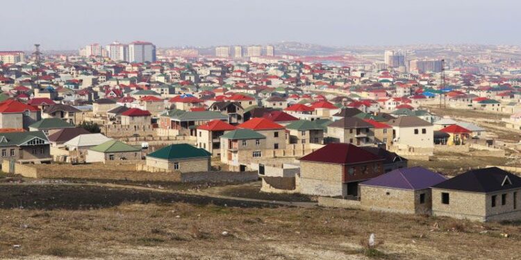 Sənədsiz evlər problemi: Yüzlərlə ailə çıxarış gözləyir - VİDEO