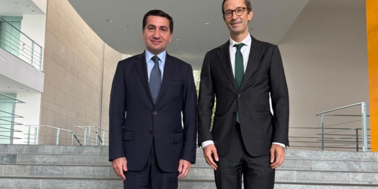 Hikmət Hacıyev Almaniya kanslerinin müşaviri ilə görüşüb