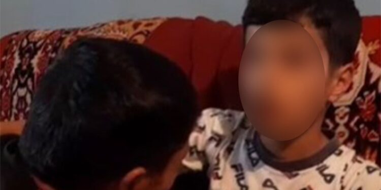 “Müəllim yumruqla uşağımın üzünə vurdu, gözlərində problem yarandı”