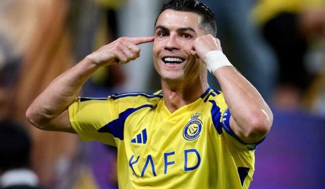 Ronaldo ilk milyarder futbolçu kimi tarixə düşdü