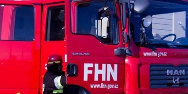 Bakıda yaşayış binasında yanğın - ÖLƏN VAR