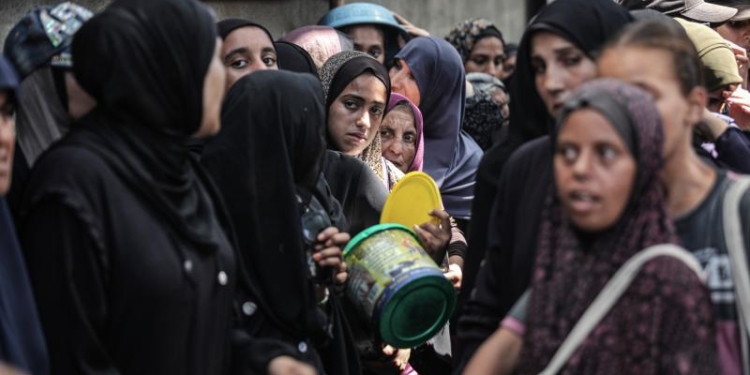 "Qəzzada 1 milyondan çox qadın və qızın qidaya ehtiyacı var" - BMT