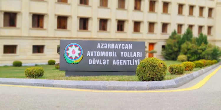 Bakının mərkəzində söküntü: Bu ərazilər yenidən qurulur - VİDEO