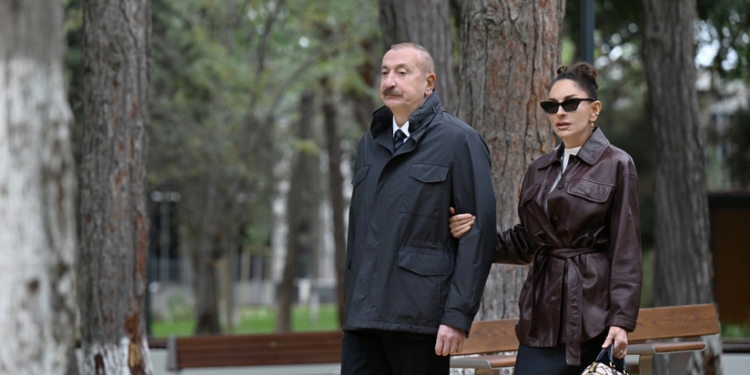 Prezident və xanımı Nərimanov rayonunda parkın açılışında - FOTO