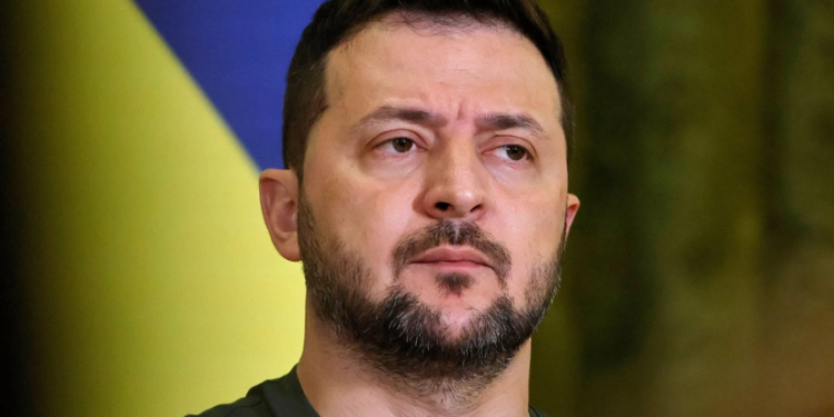 Zelenski: Donbasla bağlı mövqeyimiz dəyişməyib