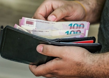 Gələn il də minimum maaş 400 manat olacaq
