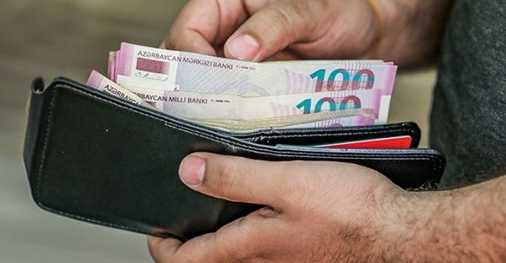 Gələn il də minimum maaş 400 manat olacaq