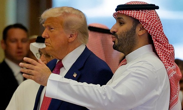 Tramp Səudiyyə Ərəbistanının vəliəhd şahzadəsi ilə görüşəcək  