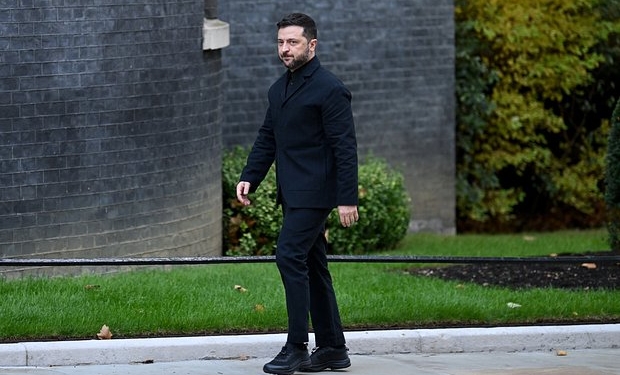 Zelenski Putin və Trampla görüş üçün iki yeri İSTİSNA EDİB