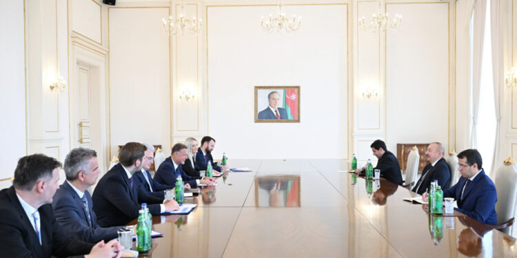 Prezident qəbul keçirdi - FOTOLAR