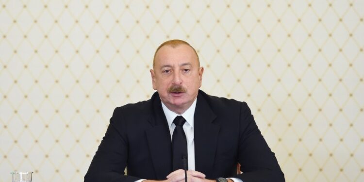 Azərbaycan Prezidenti I Türkoloji Qurultayın 100 illiyinin keçirilməsini təklif edib