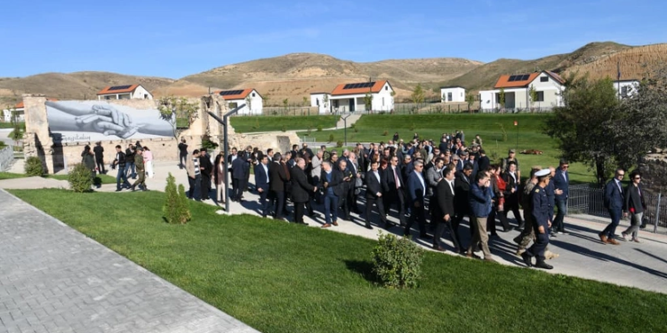 Azərbaycanda akkreditə olunmuş xarici diplomatlar Horovluda olublar