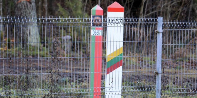 Litva Belarusla bütün keçid məntəqələrini bağlayıb