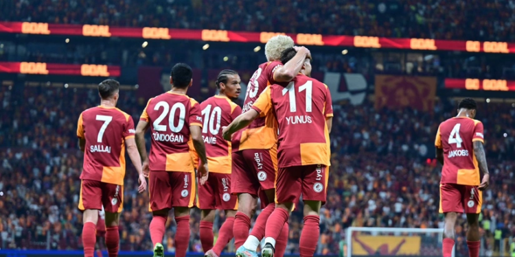 UEFA "Qalatasaray"ı cərimələdi