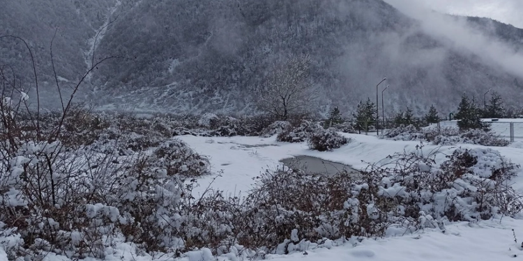 Kəlbəcər və Şahdağa qar yağıb