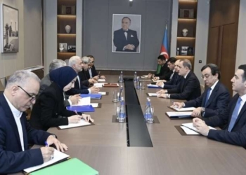 Ceyhun Bayramov İran XİN rəsmisi ilə görüşdü