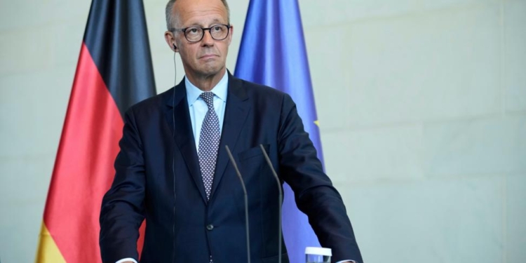 "18-24 yaş arası kişilər Ukraynadan kütləvi şəkildə Almaniyaya gəlirlər" - Merts