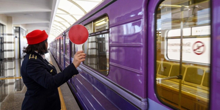 Bakı metrosunda tüstülənmə – Giriş-çıxış bağlandı