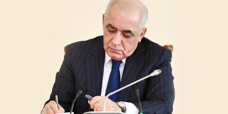 Baş nazir QƏRAR İMZALDI