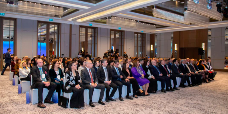 Səhiyyə naziri “TDT-yə üzv ölkələrin Tibb bacısı və Mamalıq sahələri üzrə I Beynəlxalq elmi-praktik konfransı”nda çıxış edib