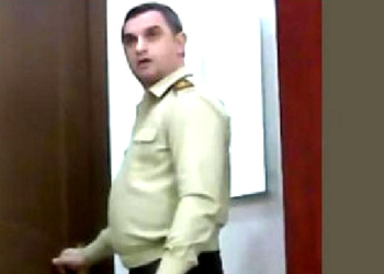 İntim videolarla məşhurlaşan polkovnik azadlığa çıxdı