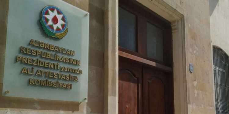 İki vəzifəli şəxsə elmi dərəcə verildi - FOTO