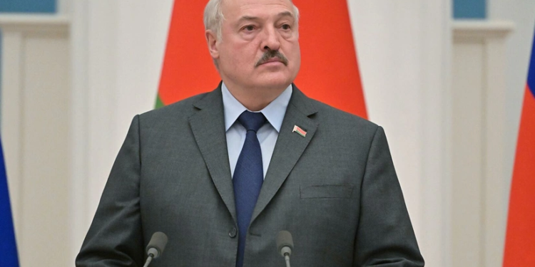 Lukaşenko: Belarus Litva ilə sərhədi açmağa hazırdır