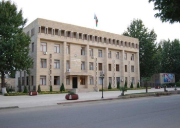 İcra Hakimiyyətində DAVA – Vəzifəli şəxs başçının müavininə hücum etdi