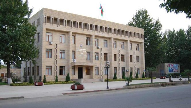 İcra Hakimiyyətində DAVA - Vəzifəli şəxs başçının müavininə hücum etdi