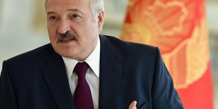 "Zelenski xaricdən iplərlə çəkilməyə başlayır" - Lukaşenko