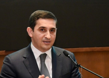 Nazir vəzifəli şəxsləri işdən çıxardı