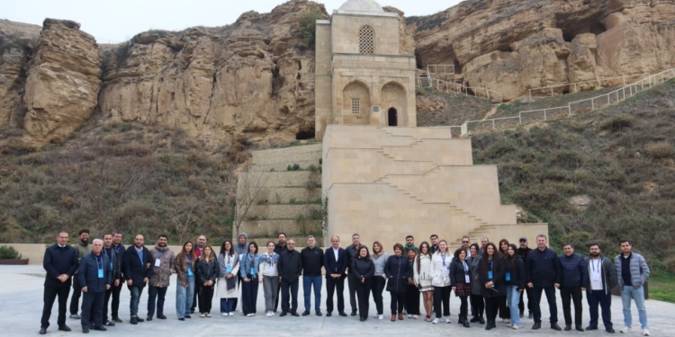 Qış turizm mövsümü öncəsi daxili turizm imkanları nümayiş etdirilib