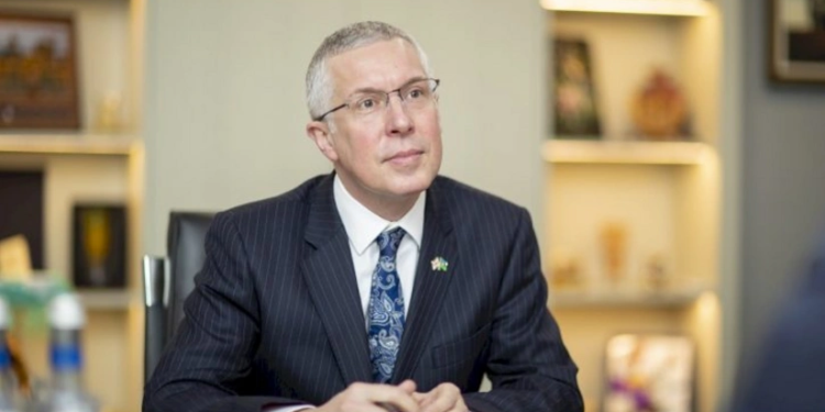 Ferqus Auld "Çelsi" ilə oyunda "Qarabağ"ı dəstəkləyəcək