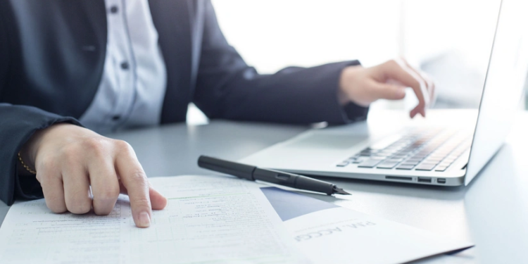 Azərbaycanda kredit götürən şəxslər işsiz qalmaqdan sığortalanacaq