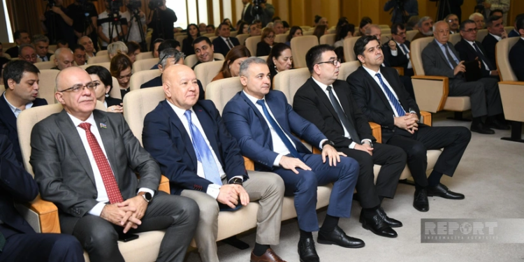 Bakıda "Mediada Azərbaycan ədəbi dilinin normalarının düzgün tətbiqi" mövzusunda konfrans keçirilir