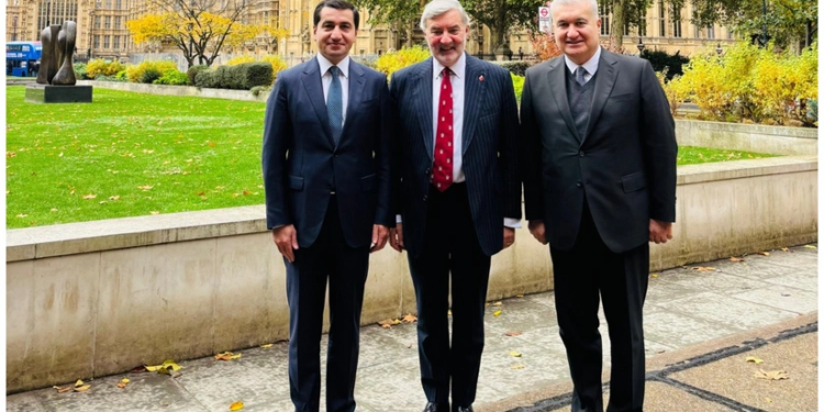 Hikmət Hacıyev Böyük Britaniyanın Azərbaycan üzrə ticarət elçisi ilə görüşüb