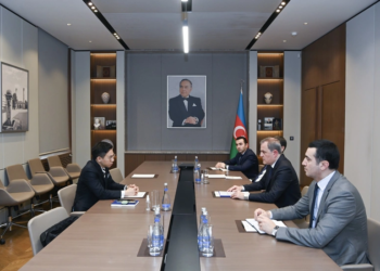 Ceyhun Bayramov İssara Sereevatthanavutu qəbul edib